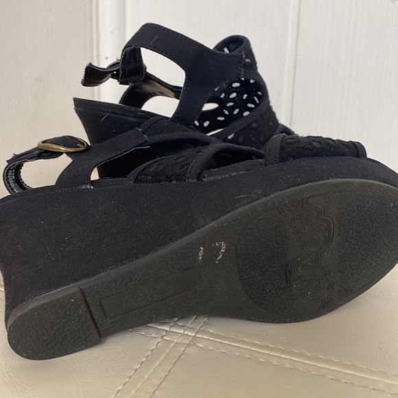 Black sandals - Picture 4 of 5